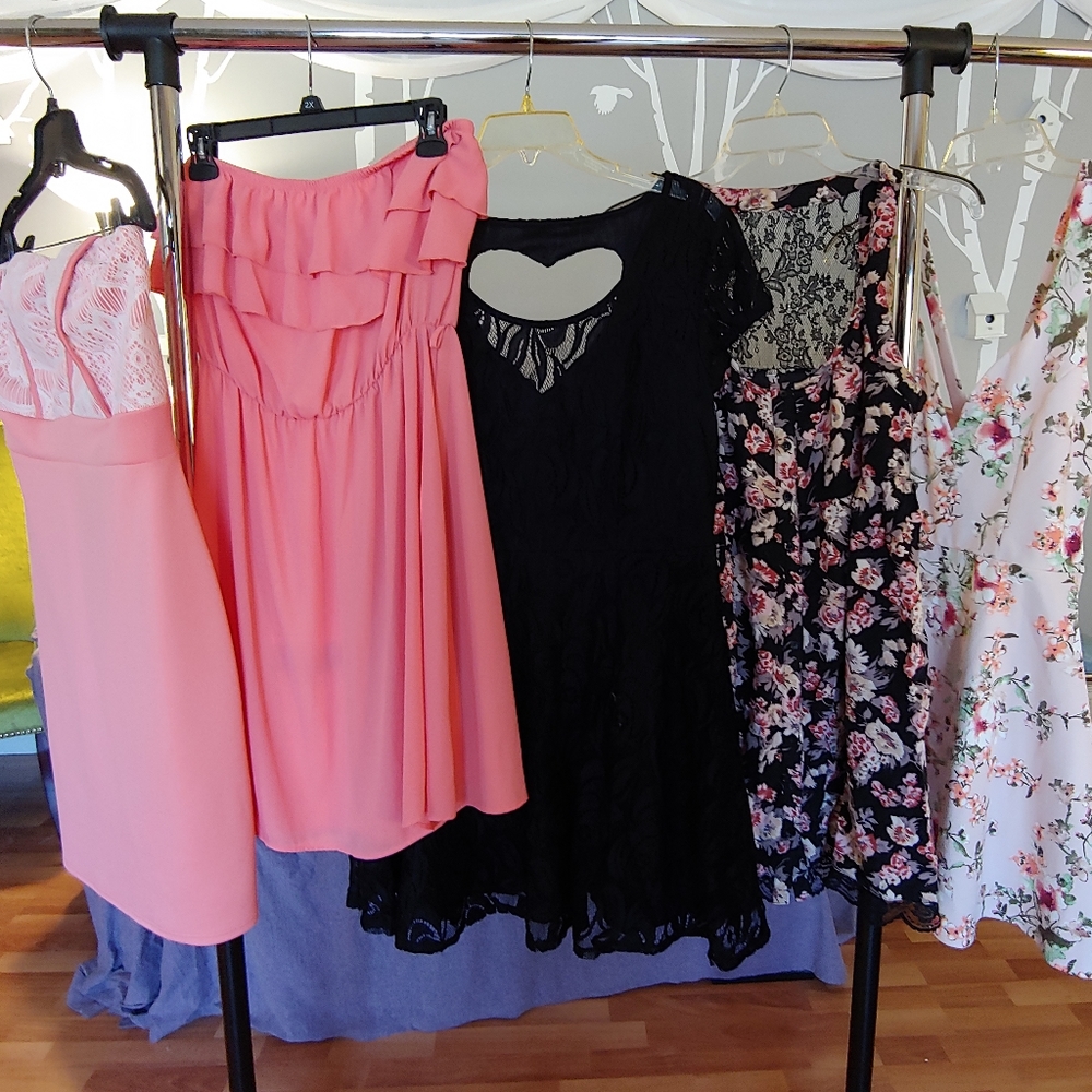 5 Dresses - Size XL
